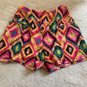 Bebe flowy shorts